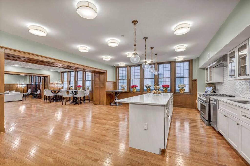 Heart Of Dt - Pool & Steam At Playhouse Square 315 Apartment Кливланд Екстериор снимка
