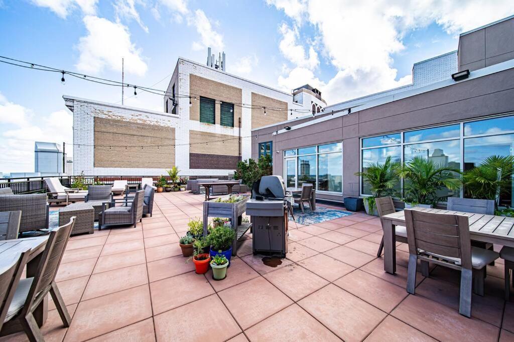 Heart Of Dt - Pool & Steam At Playhouse Square 315 Apartment Кливланд Екстериор снимка