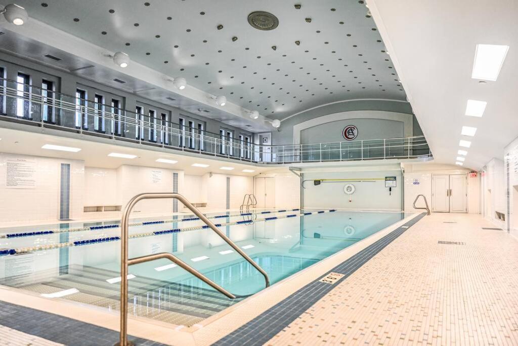 Heart Of Dt - Pool & Steam At Playhouse Square 315 Apartment Кливланд Екстериор снимка