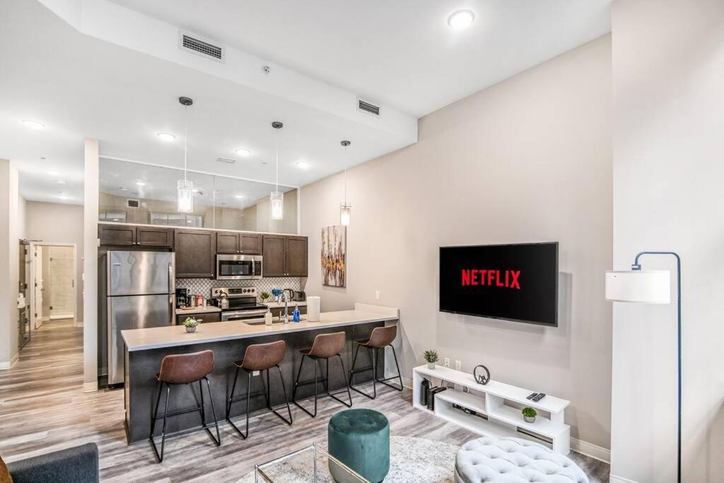 Heart Of Dt - Pool & Steam At Playhouse Square 315 Apartment Кливланд Екстериор снимка